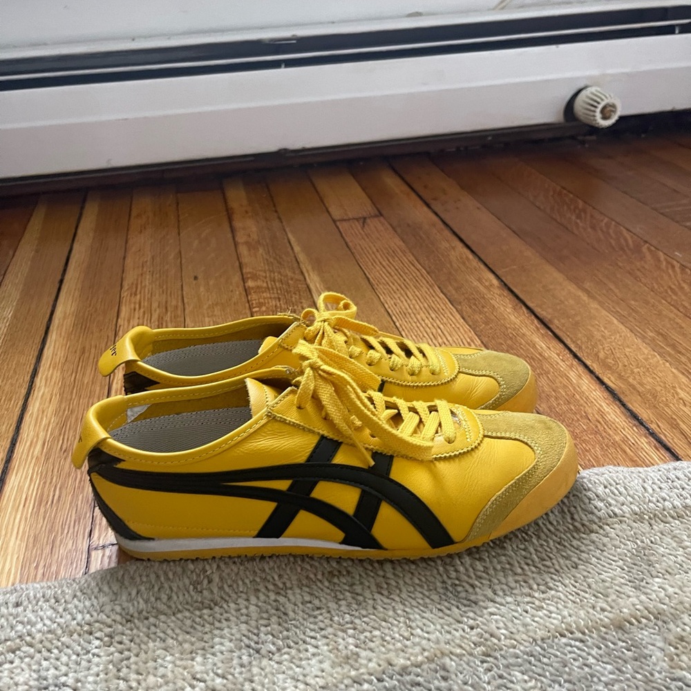 Lightly Used Ontisuka Tigers Mexico Black/Yellow